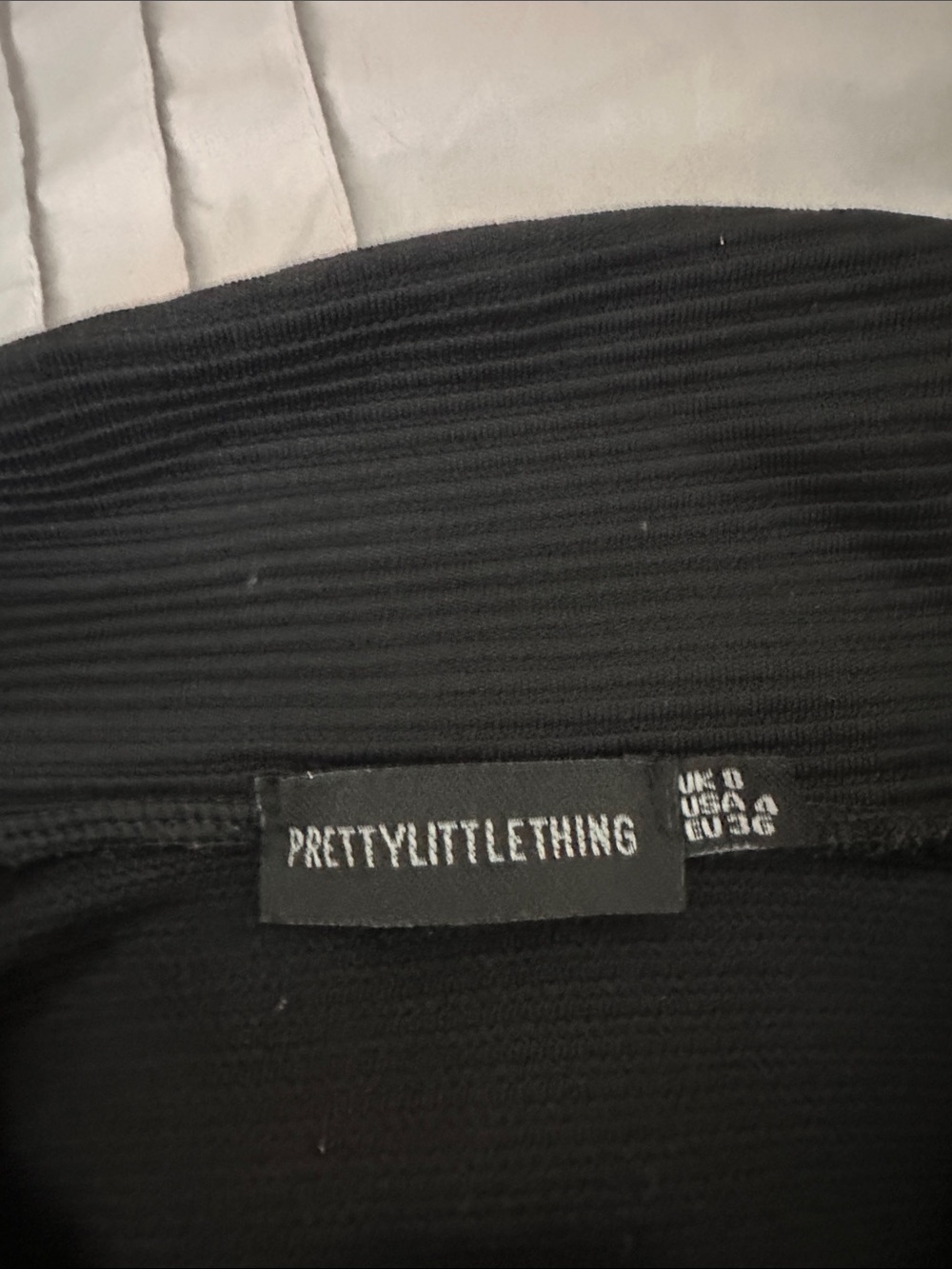 PrettyLittleThing Black Ribbed Top - Picture 2 of 2